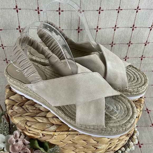 Marc Fisher LTD “Pella” Beige Suede Espadrille Platform Sandals Sz 10 Soft Comfy - Picture 2 of 9